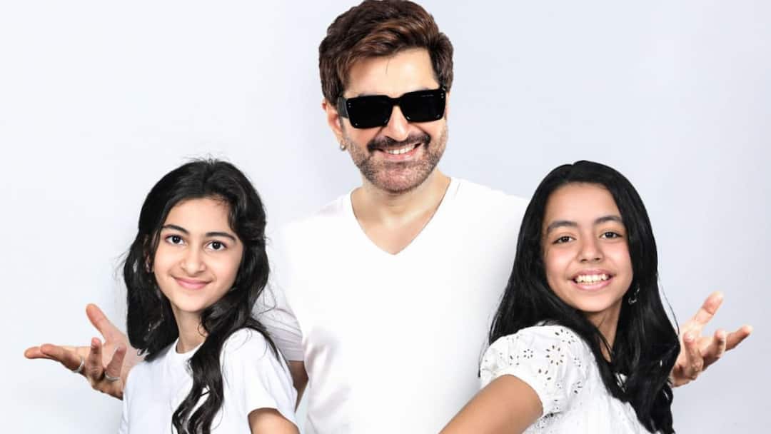 বিনোদন দুনিয়ায় পা রাখলেন জিৎ-কন্যা নবন্যা, কী বলছেন গর্বিত বাবা? বিনোদন দুনিয়ায় পা রাখলেন জিৎ-কন্যা নবন্যা, কী বলছেন গর্বিত বাবা?