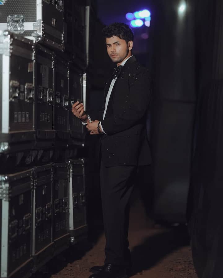 एक्टर ने बताया कि, “वो मेरी लाइफ के बहुत बुरे दिन थे. क्योंकि हमारे पास बिल्कुल पैसे नहीं होते थे. इसलिए हम कई बार तो भूखे पेट ही सोना पड़ता था.”