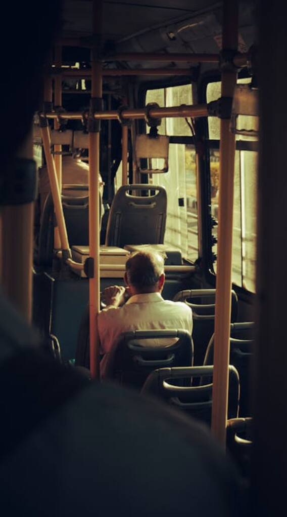 ऑनलाइन कैसे बनवा सकते हैं DTC बस का ई-बस पास?