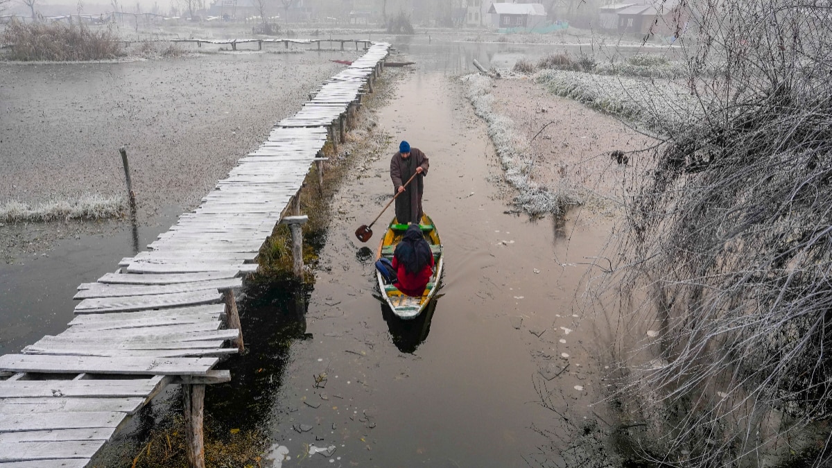 Dal Lake Freezes As 'Chillai Kallan' Brings Intense Cold To Kashmir — WATCH