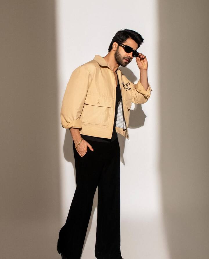 इस दौरान एक्टर ने अपनी पर्सनल लाइफ की कई बातें शेयर की. तभी उन्होंने शाहरुख खान और काजोल की केमिस्ट्री पर बात की. एक्टर ने कहा कि ये फिल्म में एकसाथ बेहद अच्छे लगते हैं.