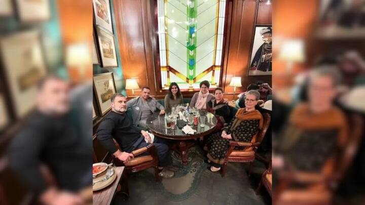 राहुल और प्रियंका समेत पूरा गांधी परिवार दिल्ली के कनॉट प्लेस स्थित मशहूर क्वालिटी रेस्तरां में दोपहर का खाना खाने पहुंचे.