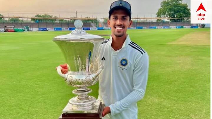 তনুশ কোটিয়ান এখন ভারতীয় ক্রিকেটের নতুন মুখ। বর্ডার গাওস্কর ট্রফিতে মেলবোর্ন টেস্টের আগেই জাতীয় দলে জায়গা করে নিতে পারেন ২৬ বছরের এই তরুণ অফস্পিনার অলরাউন্ডার।