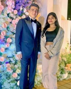 Ajith Kumar: விடாமுயற்சி கெட்டப்பில் ரசிகர்களுடன் போட்டோ எடுத்த அஜித்! வைரலாகும் போட்டோஸ்!