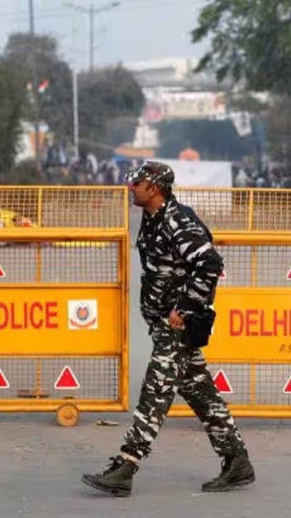 क्रिसमस को लेकर दिल्ली में जश्न का माहौल, सुरक्षा-व्यवस्था कड़ी, अतिरिक्त पुलिसबलों की तैनाती