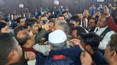 कानपुर नगर निगम सदन में जोरदार बहस, बीजेपी-सपा पार्षदों में हुई हाथापाई