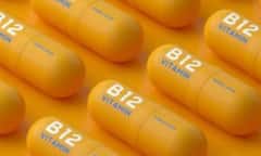 Vitamin B-12 ની ઉણપ હોય તો શરીરમાં જોવા મળે છે આ ગંભીર સંકેત, પગમાં થાય છે આ બદલાવ