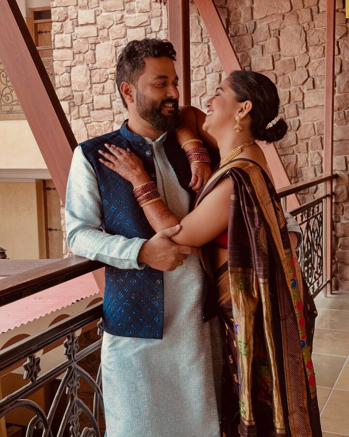 सिनेसृष्टीत स्वत:ची एक वेगळी ओळख निर्माण केल्यावर ३ डिसेंबर २०१६ रोजी मृण्मयीने व्यावसायिक स्वप्नील रावशी लग्नगाठ बांधली.