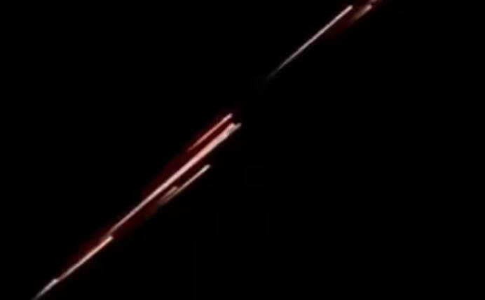 ਹਾਰਵਰਡ-ਸਮਿਥਸੋਨਿਅਨ ਸੈਂਟਰ ਫਾਰ ਐਸਟ੍ਰੋਫਿਜ਼ਿਕਸ ਦੇ ਇੱਕ ਖਗੋਲ ਵਿਗਿਆਨੀ ਜੋਨਾਥਨ ਮੈਕਡੌਵੇਲ ਨੇ ਕਿਹਾ ਕਿ ਸੁਪਰਵਿਊ-1 02 ਉਪਗ੍ਰਹਿ (GaoJing 1-02 commercial imaging satellite) ਰਾਤ ਨੂੰ ਨਿਊ ਓਰਲੀਨਜ਼ ਉੱਤੇ ਟੁੱਟ ਗਿਆ।