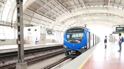 Due to technical issue Chennai Metro rail trains running late in blue line Chennai Metro rail :  மக்களே சீக்கிரம் கிளம்புங்க.. மெட்ரோவில் திடீர் கோளாறு! தாமதமாகும் ரயில்கள்