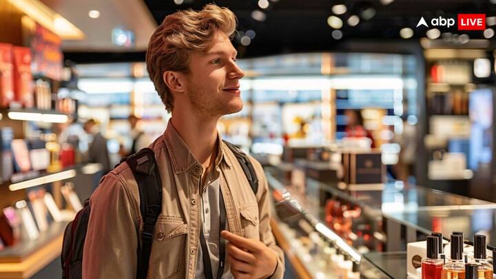 आपने भी ध्यान दिया होगा कि अधिकांश परफ्यूम स्टोर पर लोग कॉफी के दाने रखते हैं. क्या आप इसके पीछे वजह जानते हैं. आज हम आपको इसके पीछे की वजह बताएंगे.