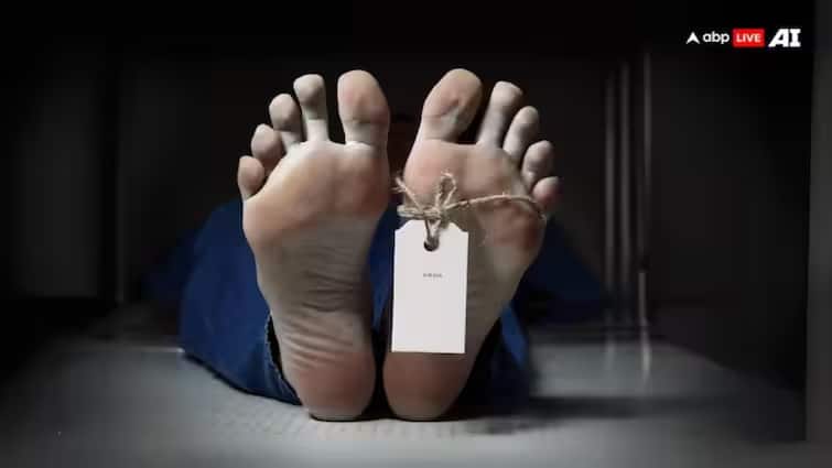 4 died people in thiruvannamalai private staying hotel police investigate ‘பணி முடிந்தது; இறைவனடி சேர்கிறோம்’ - தனியார் தங்கும் விடுதியில் கிடந்த 4 சடலங்கள்!திருவண்ணாமலையில் அதிர்ச்சி