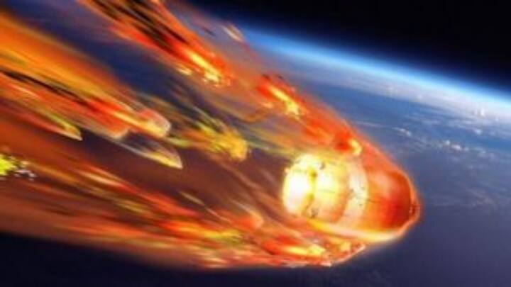 The speed of the Chinese satellite was more than 2700 KM. Its footage is going viral on social media, in which a ball of fire is seen in the sky.