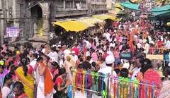 नाताळ..लग्नसराईमुळे तुळजाभवानी चरणी भक्तांची मांदियाळी, तुळजापुरात राज्यासह परराज्यातून भाविक दाखल