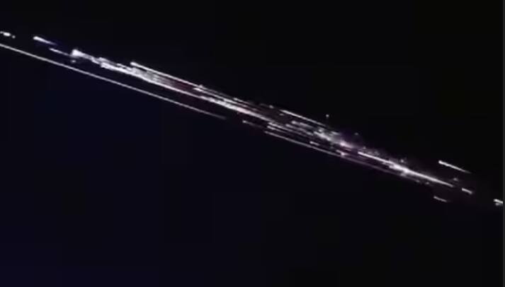 ਚੀਨੀ ਸੈਟੇਲਾਈਟ ਦੀ ਰਫ਼ਤਾਰ 2700 ਕਿਲੋਮੀਟਰ ਤੋਂ ਵੱਧ ਸੀ। ਇਸ ਦੀ ਫੁਟੇਜ ਸੋਸ਼ਲ ਮੀਡੀਆ 'ਤੇ ਵਾਇਰਲ ਹੋ ਰਹੀ ਹੈ, ਜਿਸ 'ਚ ਆਸਮਾਨ 'ਚ ਅੱਗ ਦਾ ਗੋਲਾ ਦਿਖਾਈ ਦੇ ਰਿਹਾ ਹੈ।