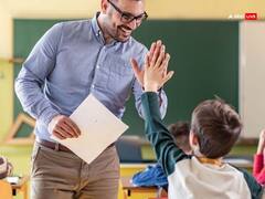 Sagittarius Tarot Prediction January 2025: धनु राशि वालों के लिए नए साल का पहला महीना कैसा रहेगा, टैरो कार्ड जानें मासिक राशिफल