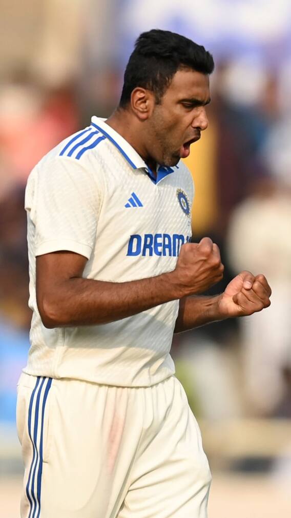 टेस्ट क्रिकेट में सबसे ज्यादा मेडन फेंकने वाले 5 भारतीय गेंदबाज