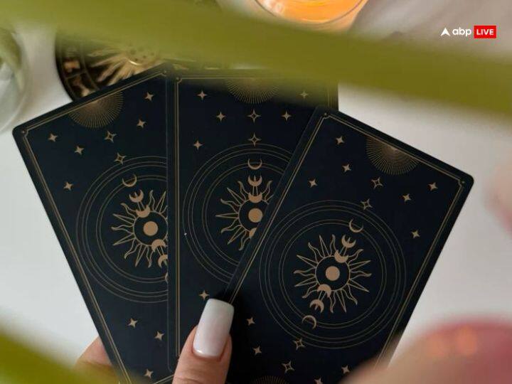 इस माह आपकी आय में वृद्धि के संकेत हैं. व्यापार में निवेश करने से दूरगामी लाभ मिलने की संभावना है, जिससे आपके वित्तीय स्थिति में मजबूती आएगी.