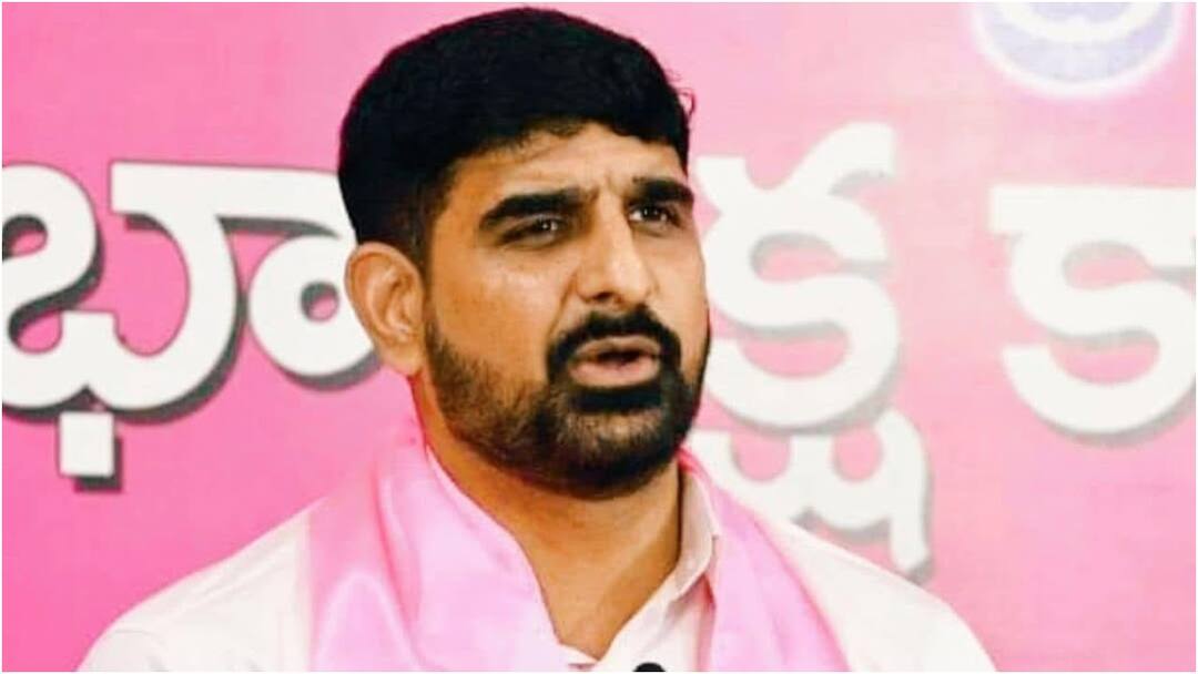 Banjara Hills Police issues notice to BRS MLA Padi Kaushik Reddy Notice to Kaushik Reddy: ఎమ్మెల్యే కౌశిక్ రెడ్డికి పోలీసుల నోటీసులు, శుక్రవారం పీఎస్‌లో విచారణ