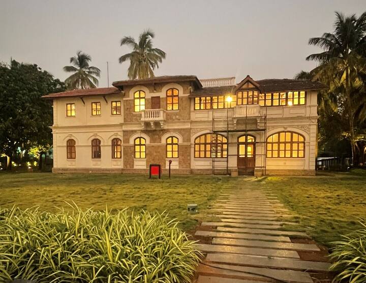 महापौर निवासस्थान आणि इतर संबंधित इमारतींव्यतिरिक्त, 3.00 एकर जागेत बागबगीचा तयार करून परिसराचे सुशोभिकरण करण्याचे कामे करण्यात आली असून, या कार्यामुळे संपूर्ण परिसर सुंदर आणि आकर्षक झाला आहे.