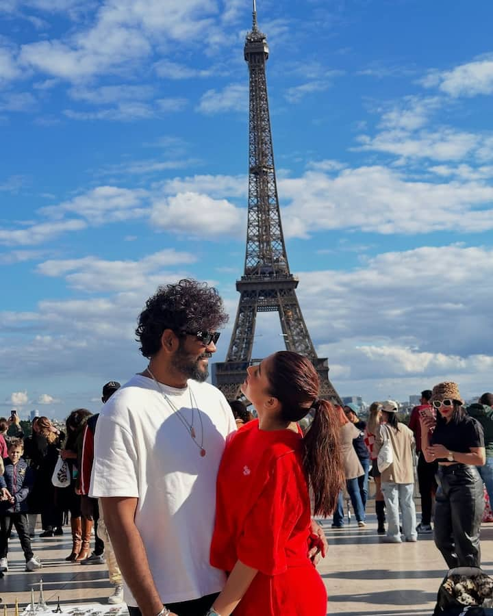 Paris n Mykonos will always be super special as we celebrated all the birthdays in the family n got to travel with our babies 😇😇♥️♥️ అని రాసింది. (Images Source : Instagram/Nayanthara)