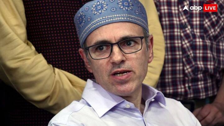 हालिया विधानसभा चुनावों में उमर अब्दुल्ला की नेशनल कॉन्फ्रेंस 42 सीटें जीतकर सबसे बड़ी पार्टी के रूप में उभरकर आई. कांग्रेस ने छह सीटें जीतीं जबकि भाजपा ने 29 सीटें हासिल कीं.