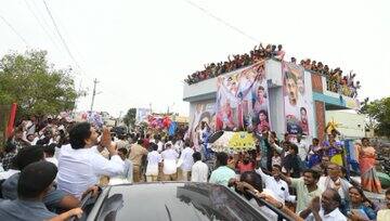 వైయస్సార్ జిల్లా లింగాల మండలం తాతిరెడ్డిపల్లి రామాలయాన్ని వైసీపీ అధినేత జగన్ మోహన్ రెడ్డి ప్రారంభించారు