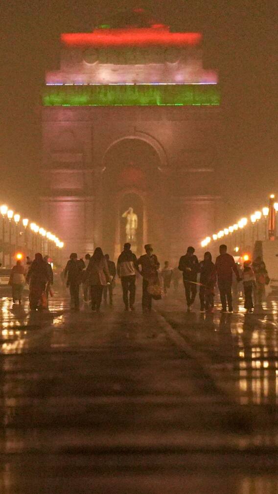 दिल्ली में आज मौसम कैसा रहेगा, क्या आज बारिश होगी?