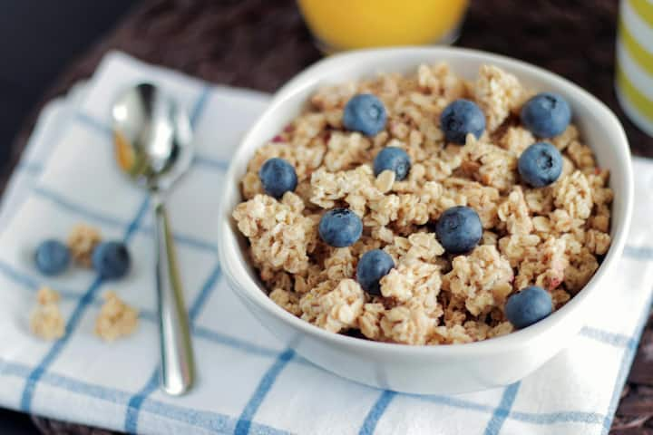 Healthy Lifestyle: দিনের শুরুতে ওটস খেলে সারাদিন ভরপুর এনার্জি পাবেন। ওটসে থাকা ফাইবার এবং প্রোটিন দিনভর আপনাকে চাঙ্গা রাখবে।