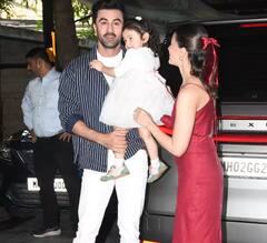 पापाराझी दिसताच राहाकडून फ्लाइंग किस, चिमुरड्या परीच्या फोटोंची चर्चा, रणबीर-आलियालाही फुटलं हसू!