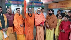 अवध ओझा ने केजरीवाल को बताया भगवान कृष्ण का अवतार, महाकुंभ में आए संत भड़के, दी चेतावनी