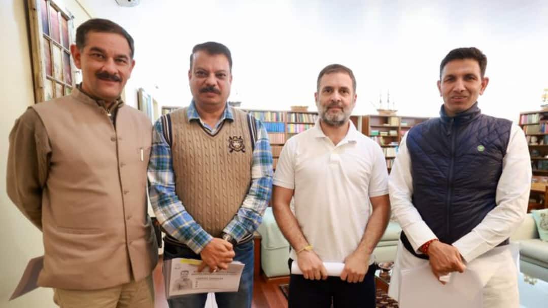 MP: राहुल गांधी से मिले जीतू पटवारी और उमंग सिंघार, मिला ये मंत्र, क्या-क्या हुई बात? MP Congress leader jitu patwari Umang Singhar met Rahul Gandhi after one year of tenure ann MP: राहुल गांधी से मिले जीतू पटवारी और उमंग सिंघार, मिला ये मंत्र, क्या-क्या हुई बात?