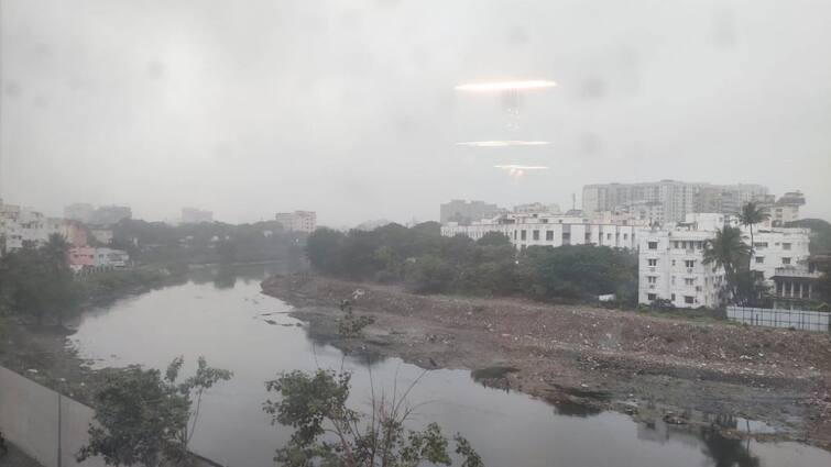 Chennai Rain Updates And Weather Changed Like Kodaikanal Often Fall Rain And Snow Chennai Rain: சென்னையா, கொடைக்கானலா.!  எங்கு பார்த்தாலும் மழைச்சாரலும் பனிமூட்டமுமான காட்சிகள்.!