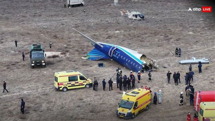 Azerbaijan Airlines Plane Crash: एक टक्कर, एक ब्लास्ट, आसमान में ऐसा क्या हुआ कि टुकड़े-टुकड़े हो जमीन पर राख हो गया प्लेन Kazakhstan Plane Crash birds hit Airplane and burst oxygen cylinder what happen before Azerbaijan Plane crashed Azerbaijan Airlines Plane Crash: एक टक्कर, एक ब्लास्ट, आसमान में ऐसा क्या हुआ कि टुकड़े-टुकड़े हो जमीन पर राख हो गया प्लेन