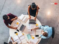 Scorpio Tarot Prediction January 2025: वृश्चिक राशि वाले जनवरी के माह में यात्रा कर सकते हैं, टैरो कार्ड जानें मासिक राशिफल