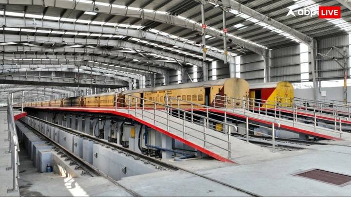 ऐसे में 28 दिसंबर से चेरलापल्ली रेलवे स्टेशन के उद्घाटन के साथ हैदराबाद में रेल यात्रा का एक नया अध्याय शुरू होगा. ये स्टेशन न केवल भीड़ को कम करेगा बल्कि यात्रियों को प्रीमियम और सुविधाजनक यात्रा का अनुभव भी देगा.