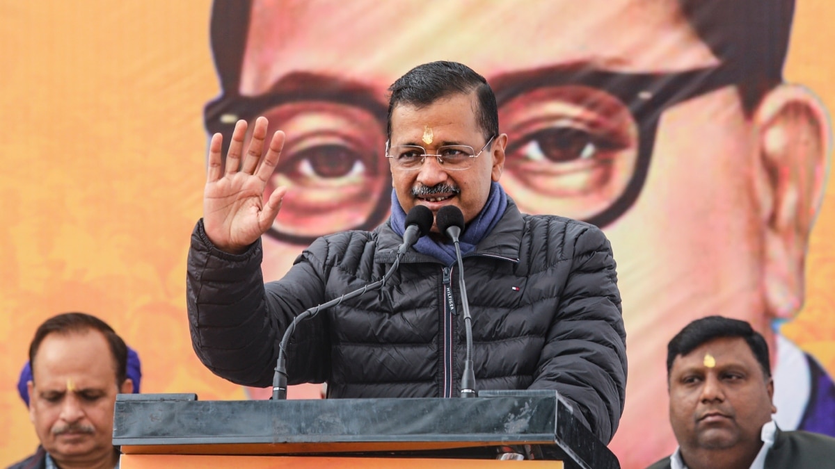 ‘क्रिसमस’ पर अरविंद केजरीवाल का सेंटा अवतार, दिल्ली वालों को दी अनोखी बधाई, जानें क्या दिया संदेश?