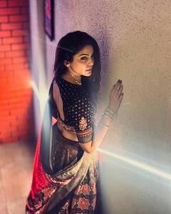 Pooja Sawant: कलरफूल पूजा सावंतचा भन्नाट लूक; साडीतले फोटो होतायत व्हायरल!