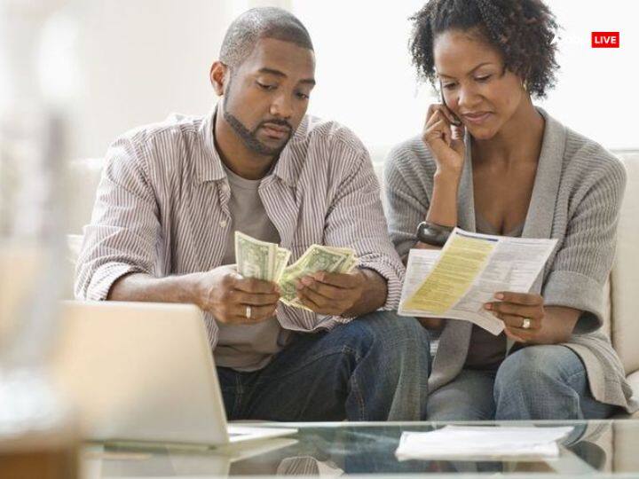 बेवजह के कानूनी पचड़ों में फंसने से बचें. यह समय सतर्कता बरतने का है, खासकर जब आप कागजी कार्यवाही कर रहे हों. सभी दस्तावेजों को ध्यान से पढ़ें, ताकि किसी प्रकार की गलती या भ्रम से बच सकें.