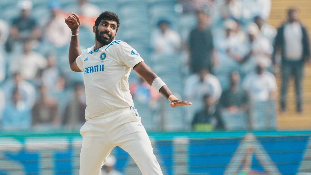 a career high 904 rating jasprit Bumrah equalled the record set by former spinner Ravichandran Ashwin Bumrah VS Ashwin: అశ్విన్ ను సమం చేసిన బుమ్రా.. తాజా ఐసీసీ ర్యాంకింగ్స్ దుమ్ము రేపిన స్టార్ పేసర్.. కొత్త రికార్డు దిశగా బుమ్రా ప్రయాణం