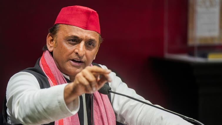 Akhilesh Yadav Pitches For Ballot Voting, Says 'No One Trusts EVMs'