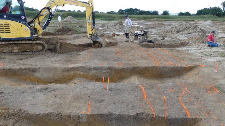 एक्सपर्ट को इस बात ने हैरत में डाला है कि खुदाई में मिली अंगूठी आज भी काफी अच्छी हालत में है. अंगूठी पर वीनस द विक्टोरियस की नक्काशी है.