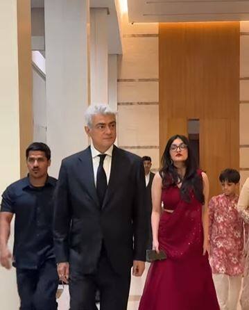 இதில் அஜித் தன்னுடைய மனைவி ஷாலினி, மகள் அனோஷ்கா மற்றும் மகனுடன் கலந்து கொண்டு மணமக்களை வாழ்த்தியுள்ளார். இந்த நிகழ்ச்சிக்கு ஷாலினி - அஜித் மகள் அனோஷ்கா மெரூன் கலர் உடையில், ஒரு தேவதை போல் இருப்பதாக ரசிகர்கள் கூறி வருகின்றனர். 16 வயதே ஆகும் அனோஷ்கா ஹீரோயின் போல் உள்ளார் என்று ரசிகர்கள் கூறி வருகின்றனர்.