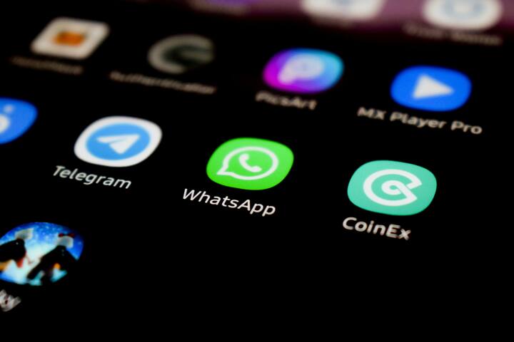 साल 2024 की शुरुआत में कंपनी ने Meta AI के लिए सपोर्ट जोड़ा था और बाद में इसे अपग्रेड भी किया.