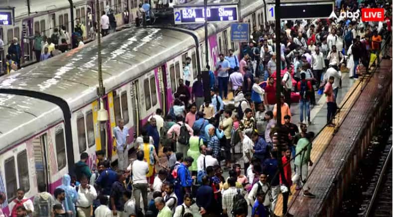 irctc-website-down-train-booking-system-people-raise-complaint-on-social-media-tatkal-tickets IRCTC Website Down: IRCTC ਦੀ ਐਪ ਅਤੇ ਵੈਬਸਾਈਟ ਹੋਈ ਡਾਊਨ, ਟਿਕਟ ਬੁੱਕ ਕਰਨ 'ਚ ਲੋਕਾਂ ਨੂੰ ਹੋ ਰਹੀ ਪਰੇਸ਼ਾਨੀ