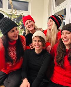 कैटरीना ने पति विक्की और बहनों संग विदेश में सेलिब्रेट किया क्रिसमस,कपल ने सांता के साथ दिए खूब पोज, देखें इनसाइड तस्वीरें