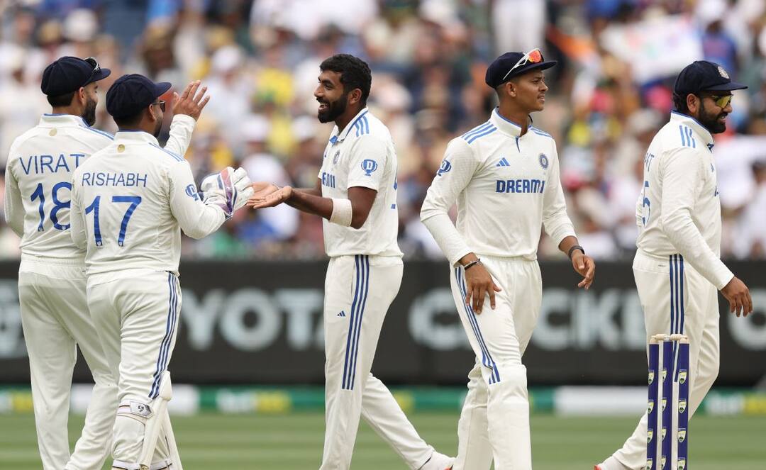 jasprit bumrah will never forget this day know full details 1112 ਦਿਨ ਤੇ 4483 ਗੇਂਦਾਂ ਬਾਅਦ ਹੋਇਆ ਕੁਝ ਅਜਿਹਾ ਕਿ ਕਦੇ ਨਹੀਂ ਭੁੱਲਣਗੇ ਜਸਪ੍ਰੀਤ ਬੁਮਰਾਹ, Sam Konstas ਨੇ ਬਣਾ ਦਿੱਤਾ ਇਤਿਹਾਸ !