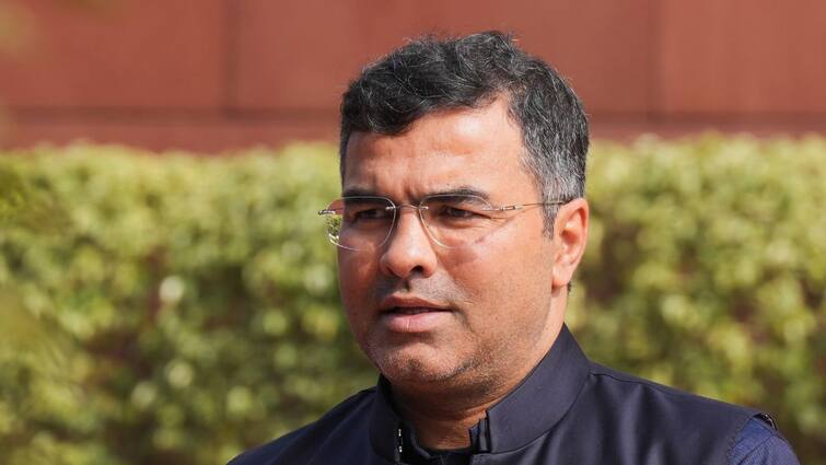 Delhi Elections: Complaint Filed Against BJP Leader Parvesh Verma For Distributing Cash To Voters