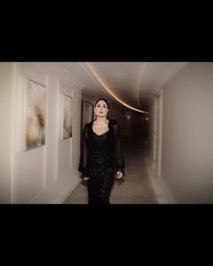 न्यू ईयर ईव में दिखना है स्टनिंग, तो ट्राई करें इन एक्ट्रेसेस के ग्लैमरस लुक, नजरें नहीं हटा पाएंगे लोग