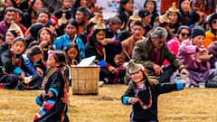 भारत के इस पड़ोसी देश में रहते हैं मुस्लिम, लेकिन यहां नहीं है एक भी मस्जिद